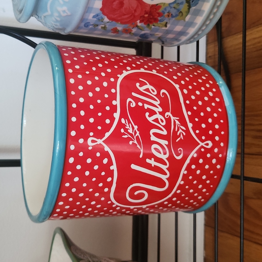 Pioneer woman utensils holder